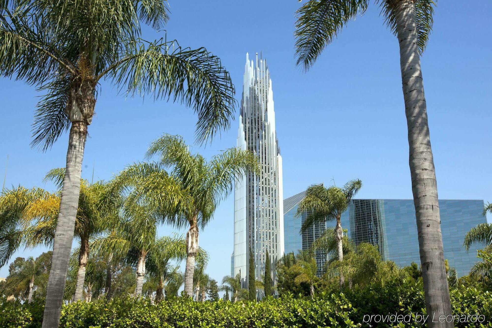 Sheraton Garden Grove-Anaheim South Exterior foto